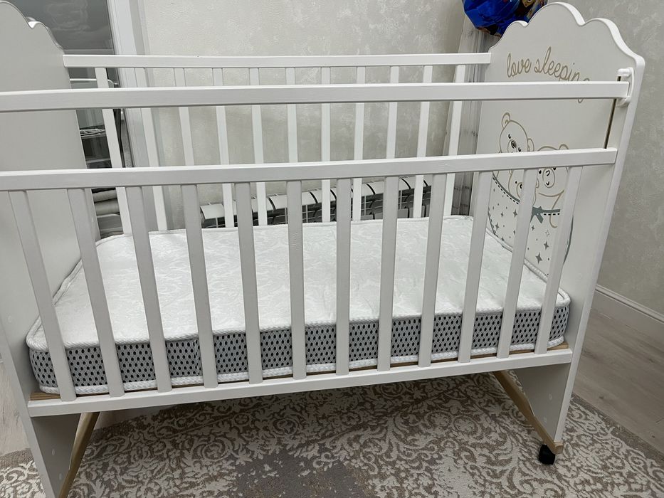 Продам детскую кроватку