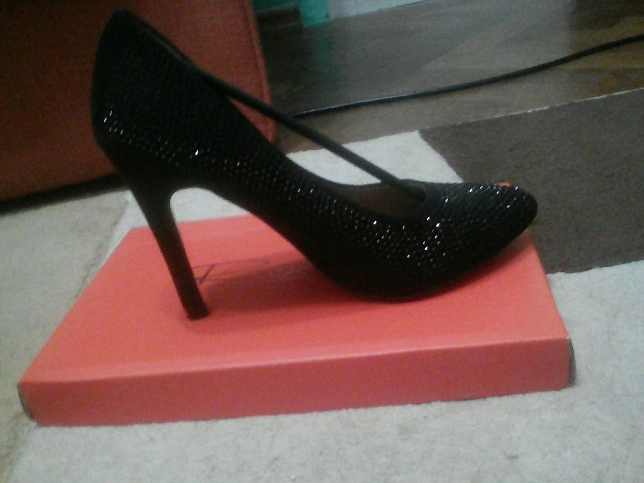 Vand pantofi cu toc de 12 cm Marimea 38