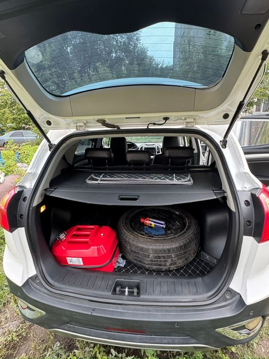 Продам JAC S3 2015 года