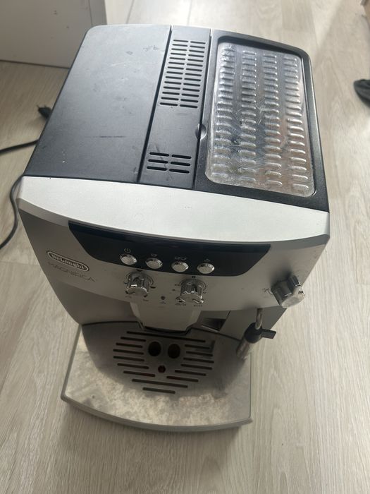 DeLonghi Magnifica ESAM 04.110.S