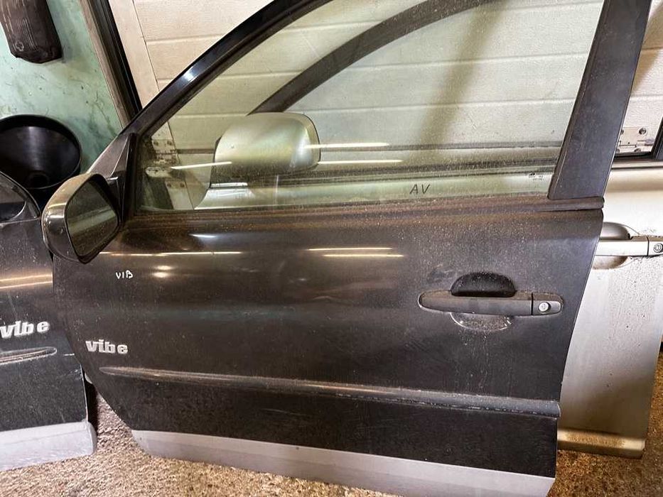 Двери Понтиак Вайб привозное