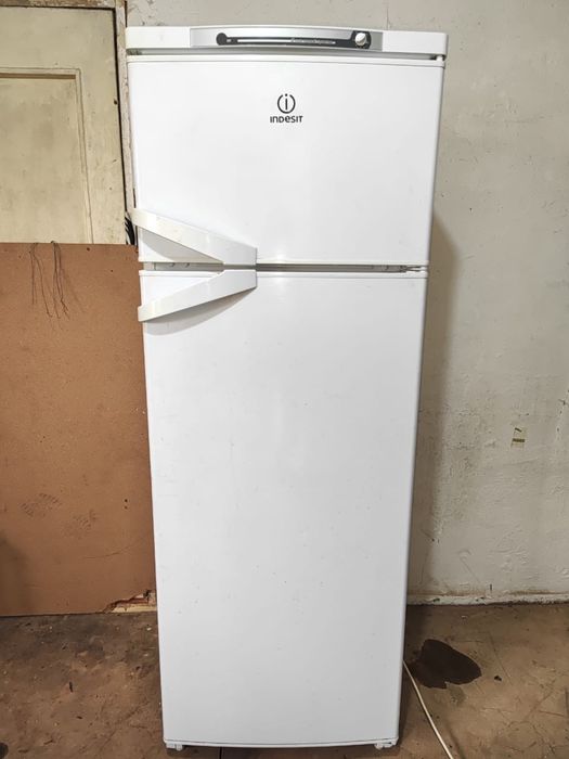 Холодильник рабочий