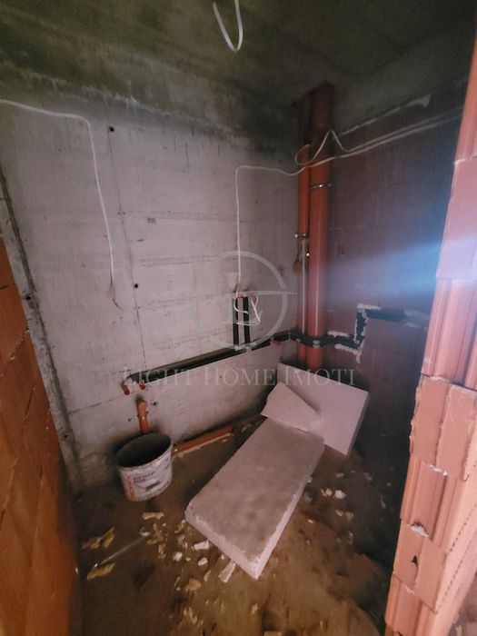 Продава се Двустаен апартамент в Пловдив, Остромила - 52 кв.м за 1520 €/кв.м - Снимка #8