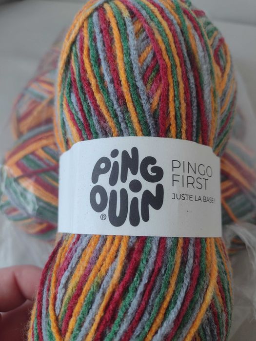 Многоцветни акрилни прежди