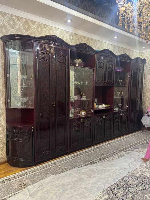 Xolati zor yangi stenka