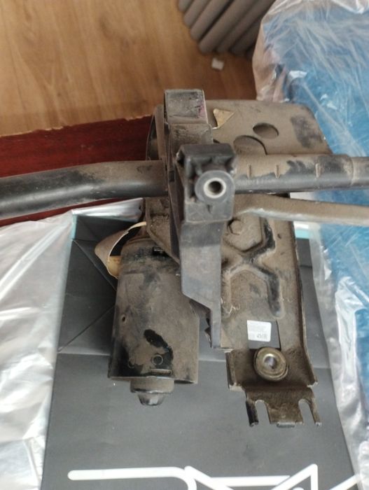 Маторчик дворникп Ауди с4