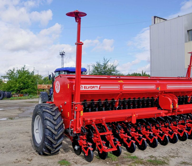 Semanatoare de paioase(cereale) ALFA 4 NO-TILL productivitate: 3,5-4,8 ha/h NOU Garanție