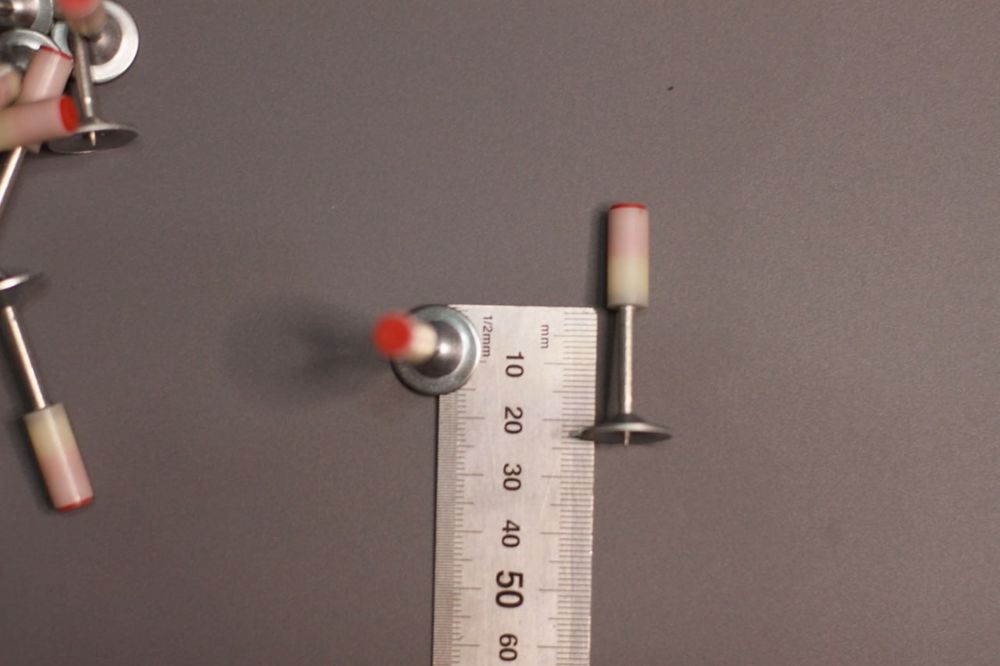 Пистолет для дюбелей с паропатроном