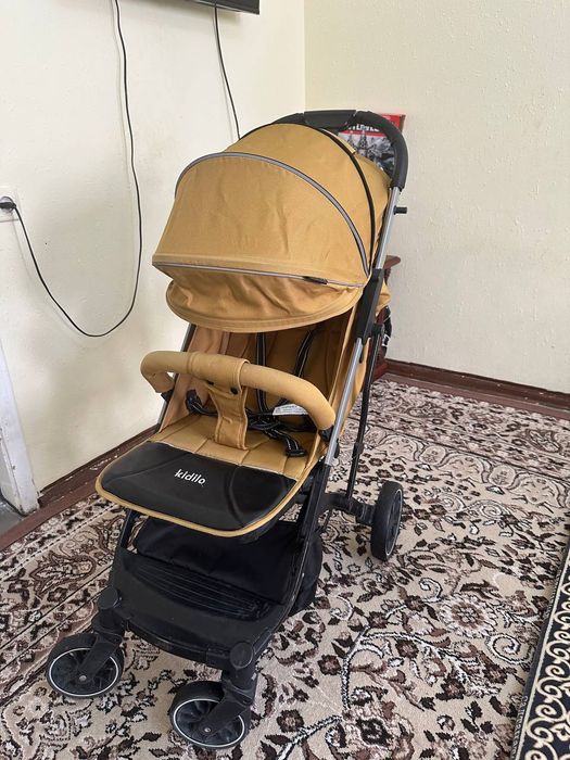 Коляска Kidilo в отличном состоянии, как новая