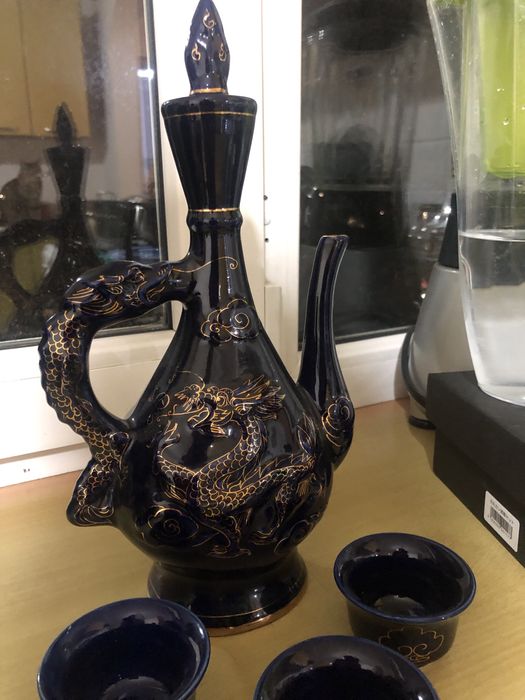 Кувшин « дракон» с чашечками