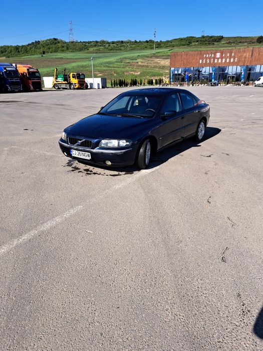 Vând Volvo S60 2.4D5