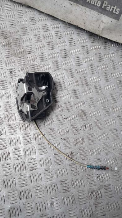 Vand broasca usa dreapta spate BMW seria 1 seria 3 E87 E90 E91