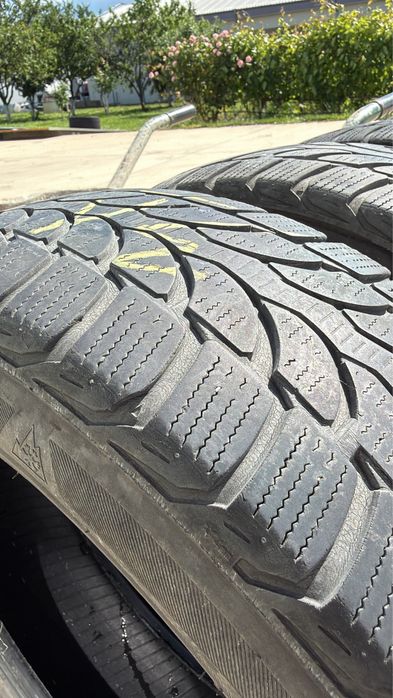 Продавам 4броя зимни гуми Bridgestone 185/65/15