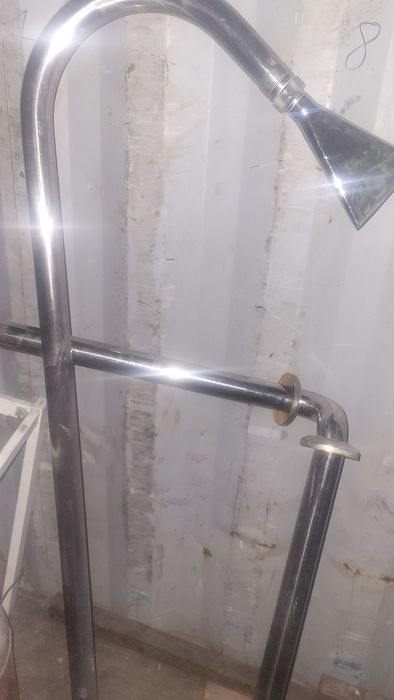 Поручень в бассейн