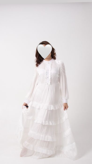 Платье новая срочна продается