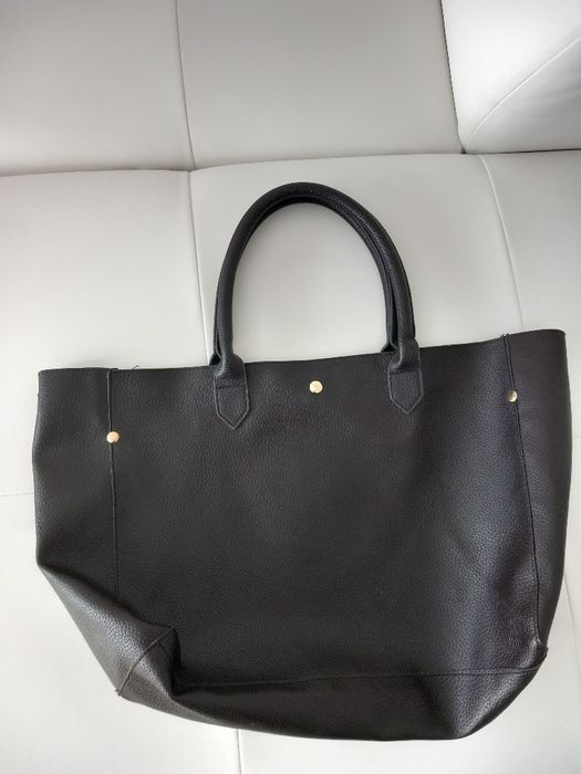 Vând poseta sport/fashion,  stare perfecta.,piele ecologica,import