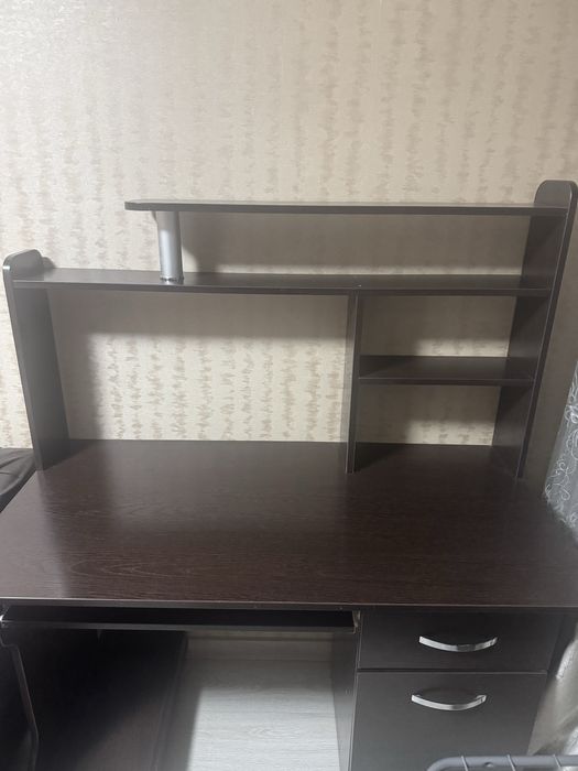 Стол письменный