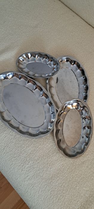 Platouri 4 de marimi  diferite