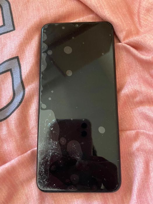 падарк бар, суреттегі ақ наушик