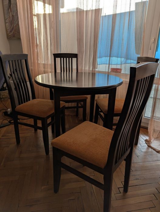 Кръгла маса и 4 стола