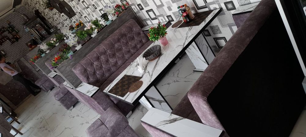 Kafe va restaranlar uchun yumshoq mebellar.