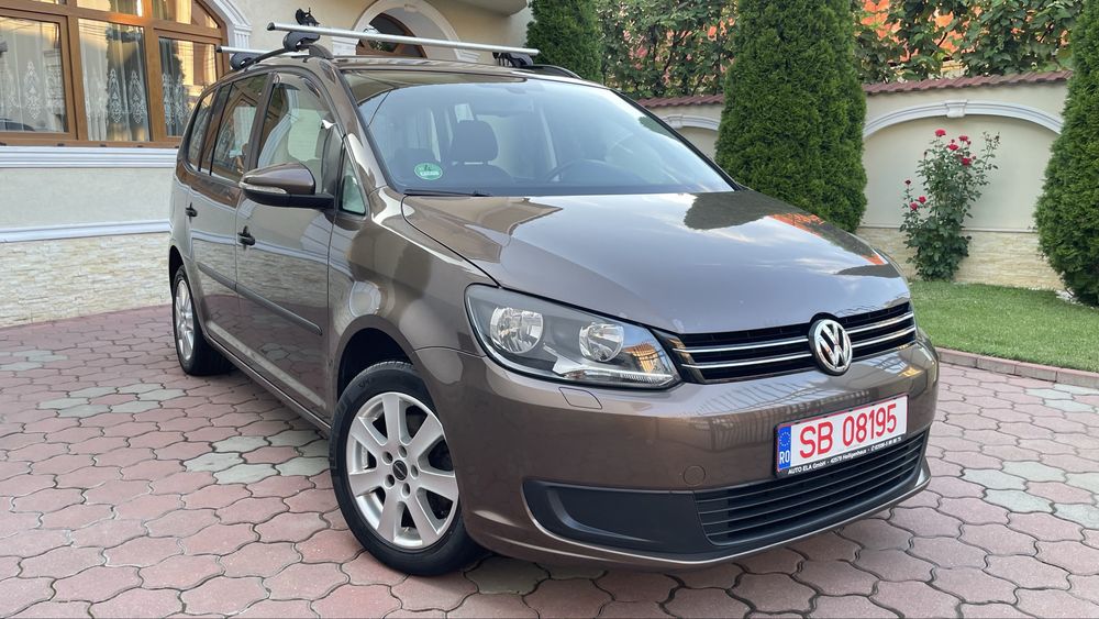 VOLKSWAGEN Touran