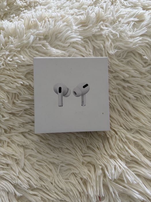 Эирподс про (кейс + правый наушник) Airpods pro