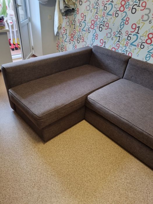 Продам диван IKEA. В отличном состоянии.
