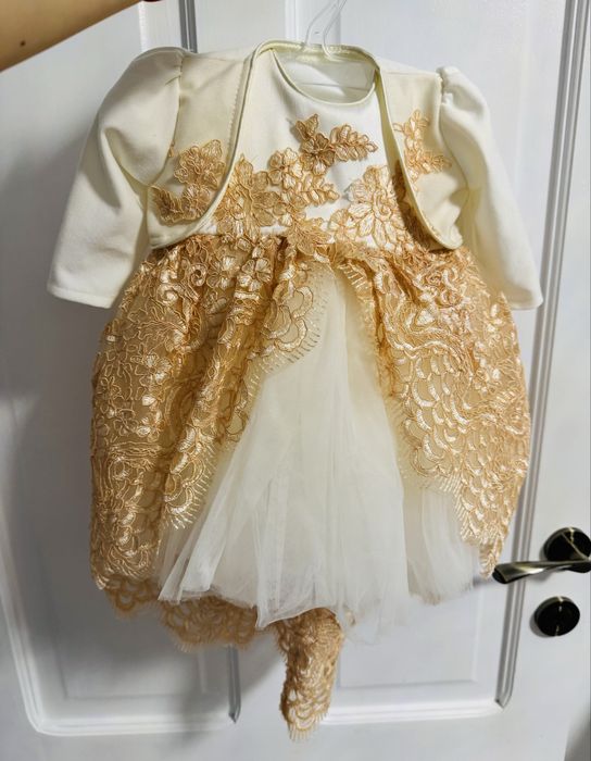Rochie fetite cu trenă, broderie si bolero, dantelă și tulle