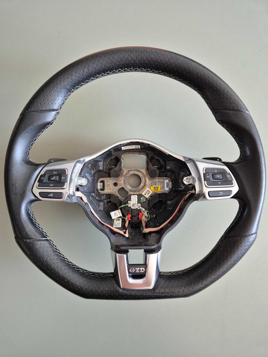 VW скосен волан GTD с DSG пера, с еърбег – Golf 5/6, Passat B6/B7, Caddy, Touran, Jetta, Tiguan