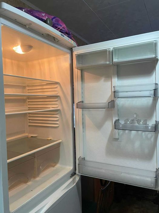 Продам холодильник