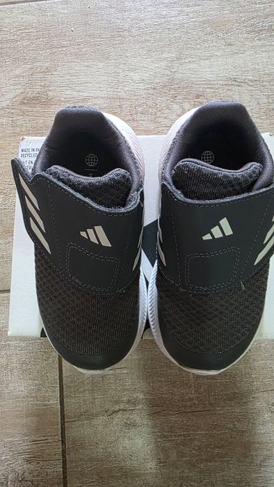 Adidas Fetiță mărime 23 Cloudfoam