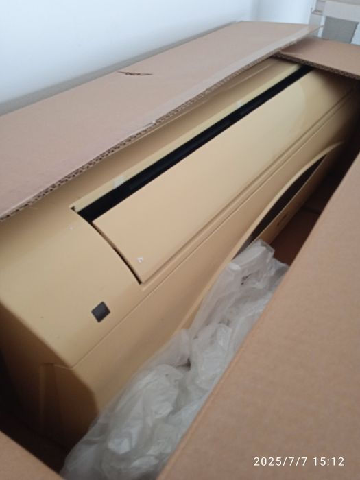 Vînd aparat aer condiționat Tesla folosit funcțional,necesită montaj