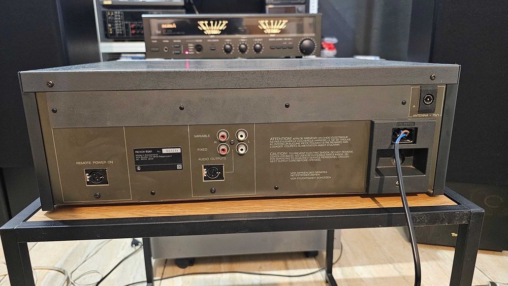 Revox B261 High-End Tuner in stare excelenta, full recap, test video!