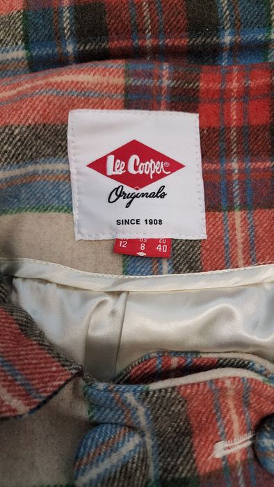 Два различни цвята палта от Lee Cooper