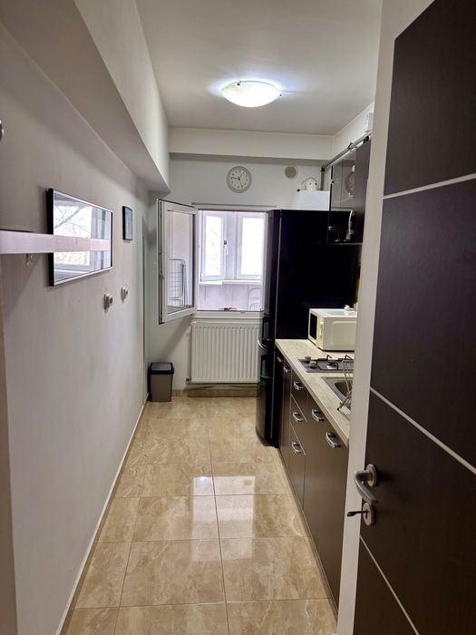 Garsoniera decomandata ultracentral Irish Pub / plaja Modern