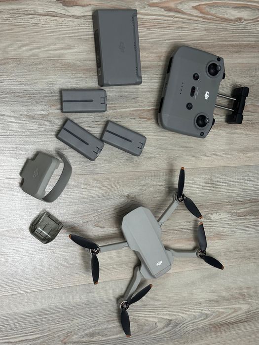Продам дрон DJI MINI 2 FLY COMBO
