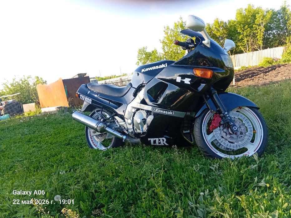 Продам kawasaki zzr600