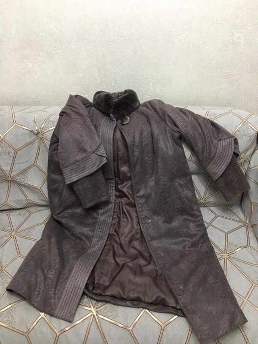 Продам женскую куртку