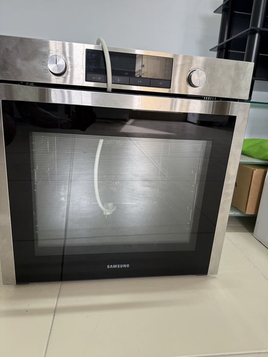Духовка Samsung