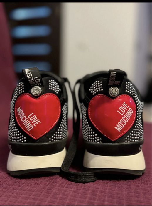 Love Moschino adidasi