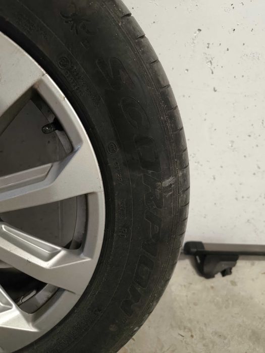 Джанти за Ауди 18 и гуми Pirelli Scorpion летни