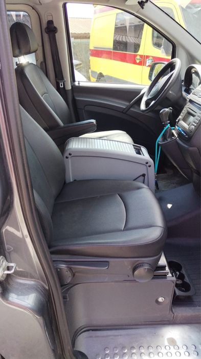 Vand Mercedes Vito mixt, 5 persoane
