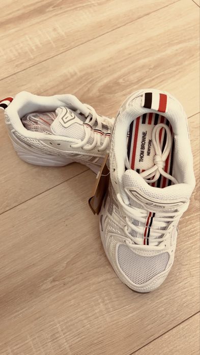 ASICS, New Balance, ALO.
