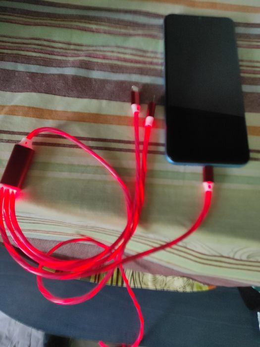 Cablu de date și alimentare cu 3 mufe, compatibil cu iPhone și alte 2