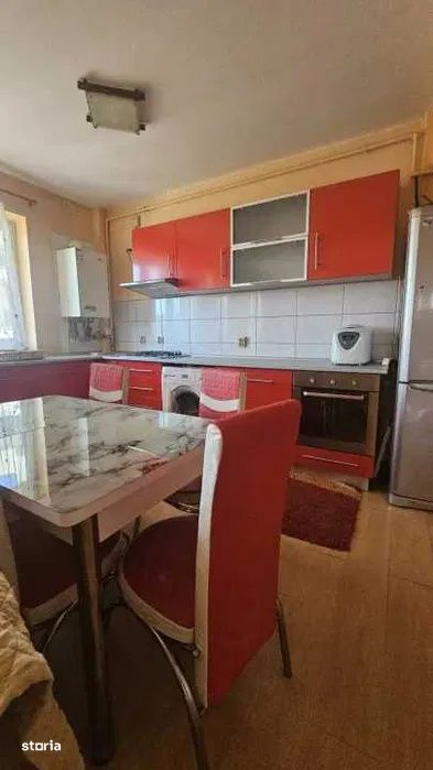 Apartament spatios, 58 mp, balcon, zona Eroilor