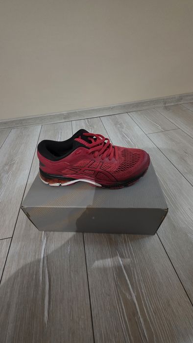 Маратонки Asics, номер 40