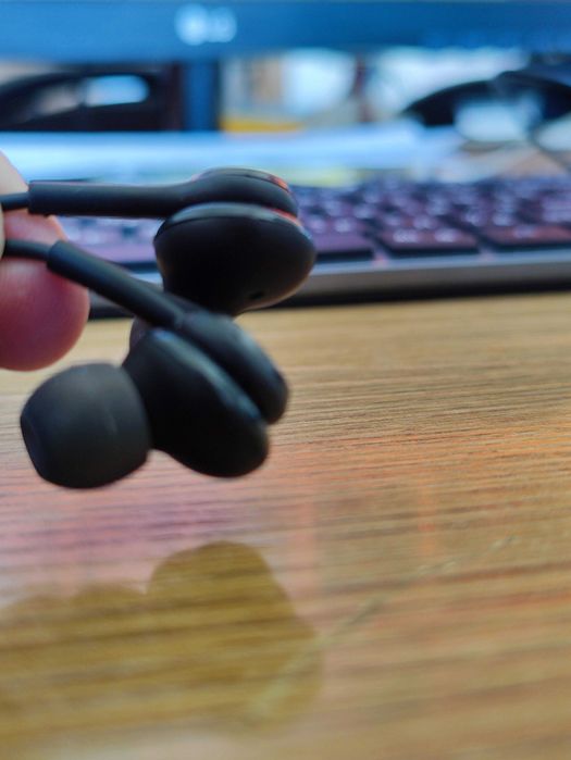 Чисто нови стерео слушалки с плетен кабел, HD микрофон ОЕМ SAMSUNG AUX