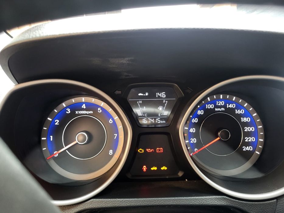 Hyundai Elantra 2014 manual 1.6 132CP