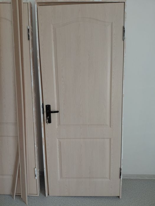 Продам двери межкомнатные